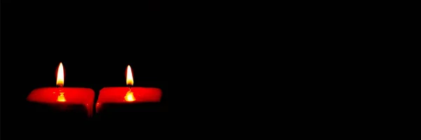 Deux Bougies Rouges Dans Obscurité — Photo