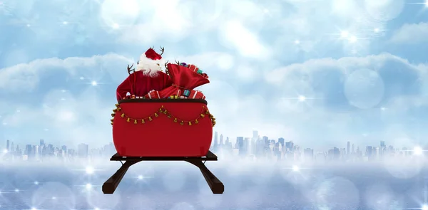 Achteraanzicht Van Santa Claus Rijden Slee Met Doos Van Gift — Stockfoto