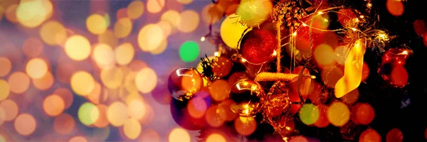 Композитное Изображение Коричневого Паркета Рождественских Гирляндах Сосне — стоковое фото