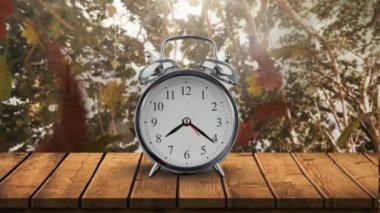 Zamana karşı parlak sonbahar orman dijital olarak oluşturulan video