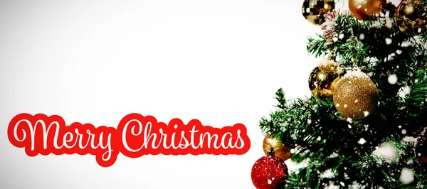 Λευκό Και Κόκκινο Ευχετήρια Κάρτα Ενάντια Χριστουγεννιάτικα Στολίδια Στο Δέντρο — Φωτογραφία Αρχείου