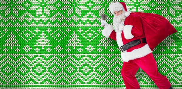 Santa Caminando Con Saco Campana Contra Patrón Blanco Verde — Foto de Stock