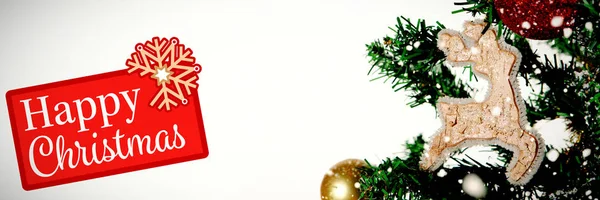 Groeten Bestuur Tegen Kerst Ornamenten Opknoping Boom Met Kopie Ruimte — Stockfoto