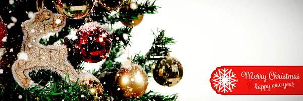 Banderoll God Jul Mot Christmas Ornament Hängande Träd — Stockfoto