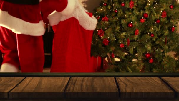 Ψηφιακός Σύνθετος Από Ξύλινα Προσκηνίου Σάντα Φέρνοντας Δώρα Χριστουγεννιάτικο Δέντρο — Αρχείο Βίντεο