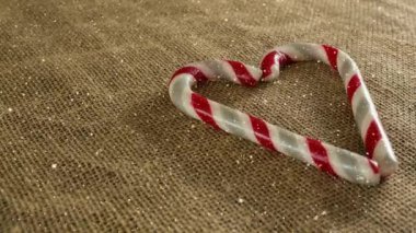 Yükseliyor kar Noel kalp dekorasyonu ile dijital bileşik