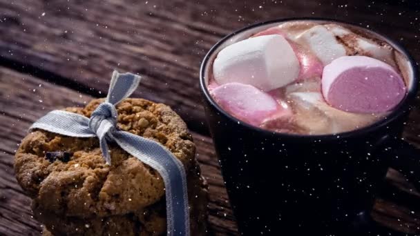 Composto Digital Neve Caindo Com Chocolate Quente Natal Biscoito — Vídeo de Stock