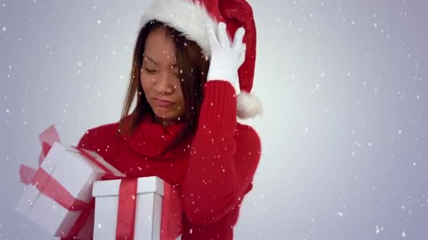 Ψηφιακός Σύνθετος Βίντεο Σύνθεση Χιόνι Που Υπάγονται Μέσω Ευτυχισμένος Κορίτσι — Αρχείο Βίντεο