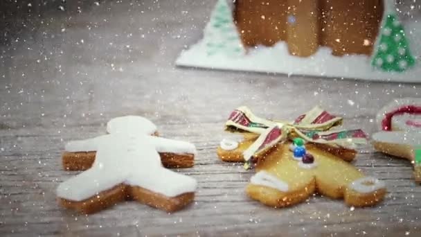 Composition Vidéo Avec Chute Neige Sur Bureau Avec Biscuits Gingembre — Video