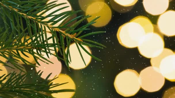 Digitaler Verbund Aus Fallendem Schnee Und Weihnachtsbaum Mit Lichtern — Stockvideo
