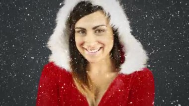Noel Baba takım dönüm iken gülümseyen kız yüzünden düşen kar ile video kompozisyon