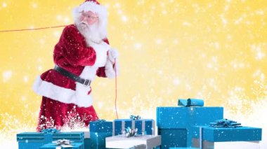 Noel Baba mavi hediye yağan kar ile kombine ile dijital bileşik