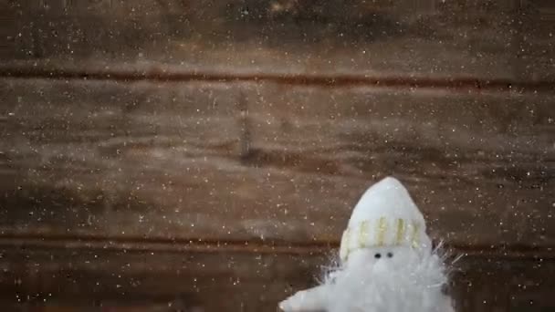 Composição Vídeo Com Neve Caindo Sobre Mesa Com Decorações Natal — Vídeo de Stock