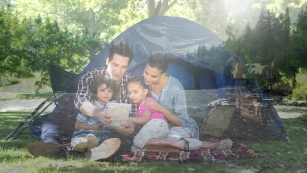 Digitale Composiet Van Familie Camping Met Natuur Overgang — Stockvideo