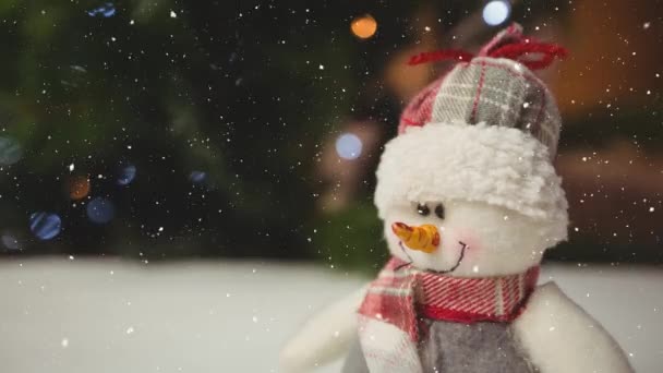 Цифровий Композит Падаючого Снігу Прикрасою Різдвяного Сніговика — стокове відео