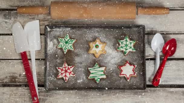 Composto Digital Queda Neve Com Biscoitos Natal — Vídeo de Stock