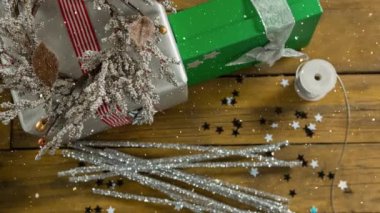 Yükseliyor kar Noel dekorasyonu ile dijital bileşik