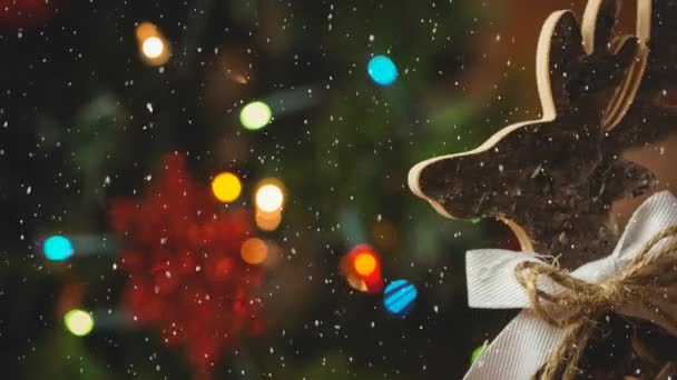 Digitale Composiet Van Vallende Sneeuw Met Kerst Rendier Decoratie — Stockvideo