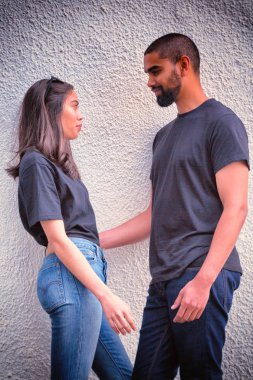 Hipster çift kopya ile tasarımınız için boş t-shirt uzay