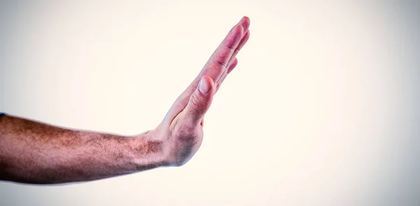 Обрезанная Рука Человека Притворяющегося Касаешься Невидимого Экрана Белом Фоне — стоковое фото