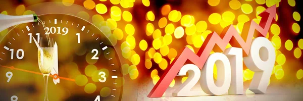 Números Año Nuevo 2019 Con Flecha Contra Luces Navidad Amarillas —  Fotos de Stock
