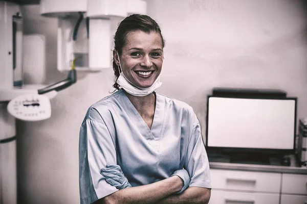 Smiling Dental Assistant Standing Arms Crossed Dental Clinic — Stock Photo, Image