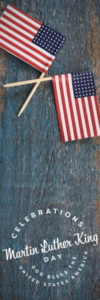 Martin Luther Rei Dia Contra Duas Bandeiras Americanas Uma Mesa — Fotografia de Stock