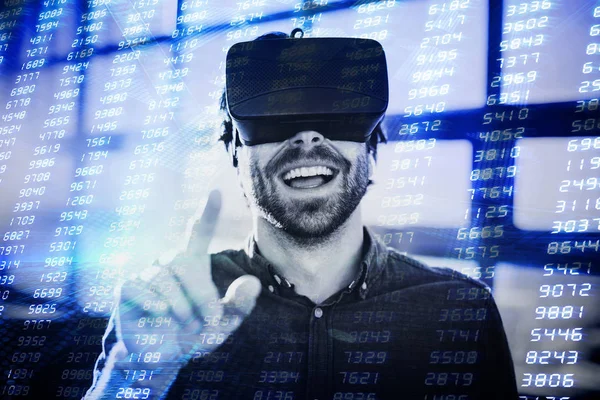 Aktien Und Aktien Gegen Männliche Führungskräfte Mit Virtual Reality Headset — Stockfoto