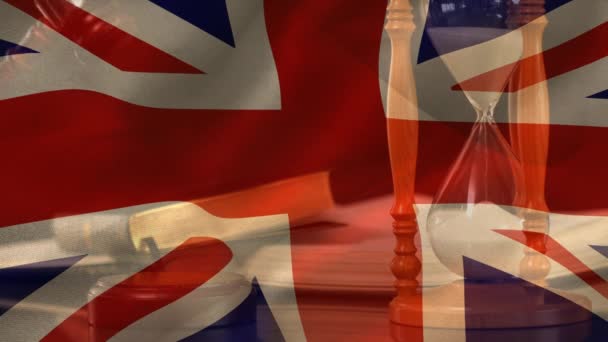 数字组合的格格英国国旗和铁锹 法官的木棍撞在国旗上 — 图库视频影像