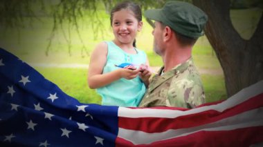 Bir çocuk eve dönen Amerikan askeri ile etkileşim gösterilen kavramsal dijital animasyon. Ön plan üzerinde Amerikan bayrağı 