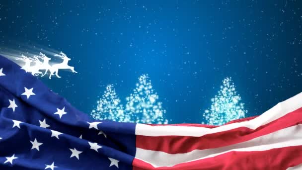 美国国旗和驯鹿雪橇在天空中骑行的圣诞动画 雪落在森林里的松树上 — 图库视频影像