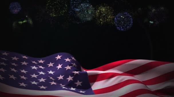 夜间在天际线上燃放烟花的数字动画 前景上的美国国旗 — 图库视频影像