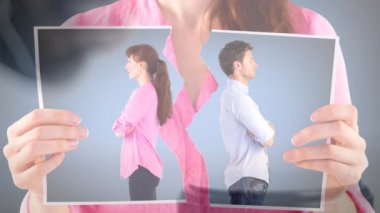 Kavramsal dijital animasyon gösteren boşanma. Yargıçlar tokmak Split fotoğraf çiftin tutan el üzerinde beceriyor