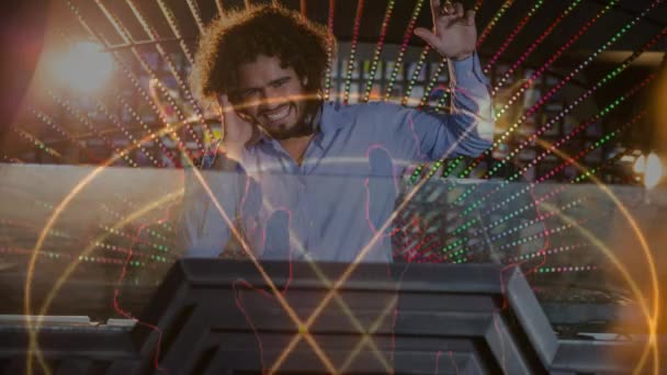 Animação Digital Mostrando Jóquei Disco Sorridente Misturando Música Pub Dançando — Vídeo de Stock