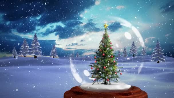 圣诞动画装饰圣诞树在雪球在神奇的森林 雪落在松树和雪覆盖的风景 — 图库视频影像