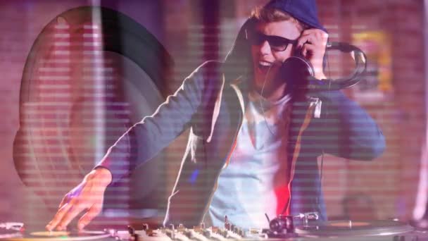 디지털 애니메이션 디스코 술집에서 음악을 그래픽 이퀄라이저 — 비디오