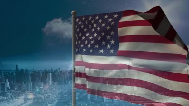 Digitální Animace Americké Vlajky Větru Proti Městu — Stock video