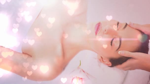 Blick Von Oben Auf Eine Schöne Entspannte Frau Mit Massage — Stockvideo