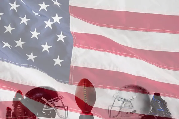 Americký Fotbal Odpališti Sportovní Boty Helmy Proti Detail Americkou Vlajku — Stock fotografie