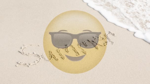 Animerade Gul Smiley Med Solglasögon Mot Sand Bakgrund — Stockvideo