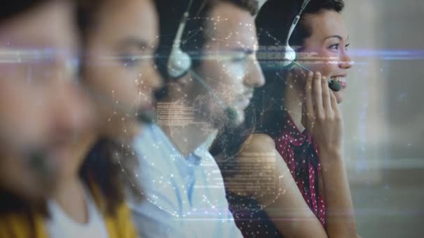 Service client heureux en utilisant casque sur fond animé 