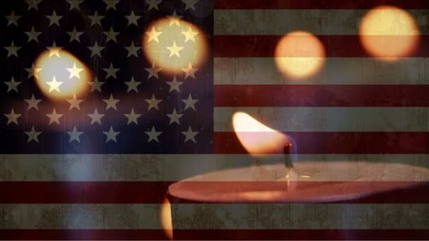 Digital Komposit Amerikanska Flaggan Mot Långsamt Brännande Ner Ljus Som — Stockvideo