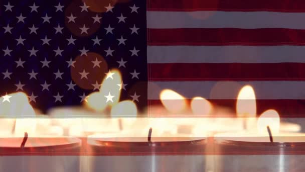 Amerikai Zászló Háttérben Égő Gyertyák — Stock videók