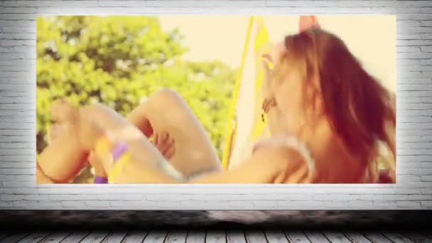 Цифровая Композиция Женщины Фестивале Холсте Экран Анимированном Сером Кирпичном Фоне — стоковое видео