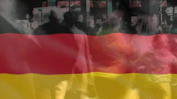 Digitální Kompozit Německé Vlajky Proti Rušné Ulici Lidmi Kráčejícími Pozadí — Stock video