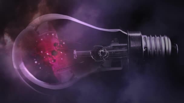 Большая Лампочка Анимированном Черном Фиолетовом Фоне Молнии — стоковое видео