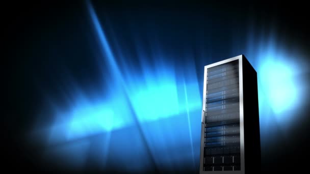 暗い背景に輝く青色のライトに対して単一のサーバー — ストック動画