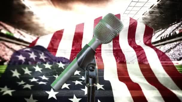 Американский Флаг Дующий Ветру Анимированным Футбольным Стадионом Заднем Плане Микрофоном — стоковое видео