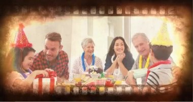 Aile kutlamave çocuklar hediyeler 4k açma gösteren Eski Film kaseti