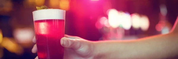 Woman Holding Glass Pink Cocktail Bar — Stock Photo, Image